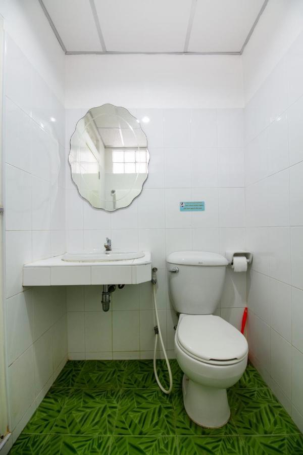 Ban Puk Oyo 1063 Kingfha Resort חדר תמונה